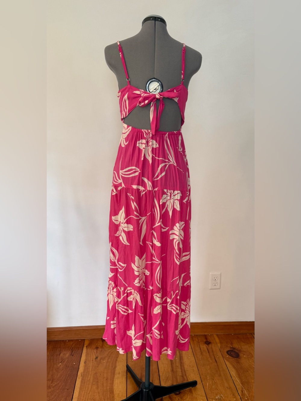 Women’s Pink Floral Maxi Dress - Sleeveless V-Neck - Picture 5 of 7